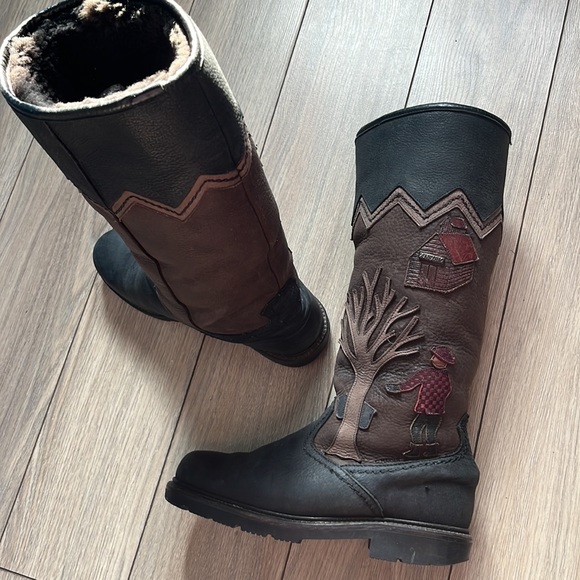 Anfibio il Java Nubuck Suede Shepskin Eskimo Scène Multi Color Tall - Picture 1 of 12